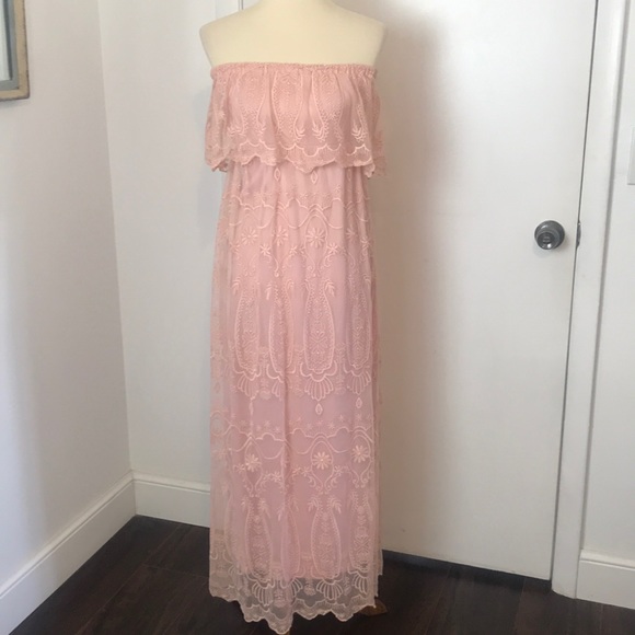 Forever 21 Dresses & Skirts - Forever 21 Strapless Blush Pink Lace Maxi Dress